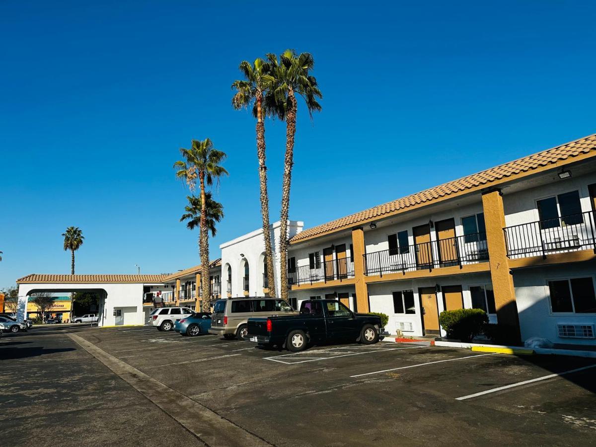 Casa Blanca Express & Suites Cypress Buena Park - Anaheim Area Eksteriør billede