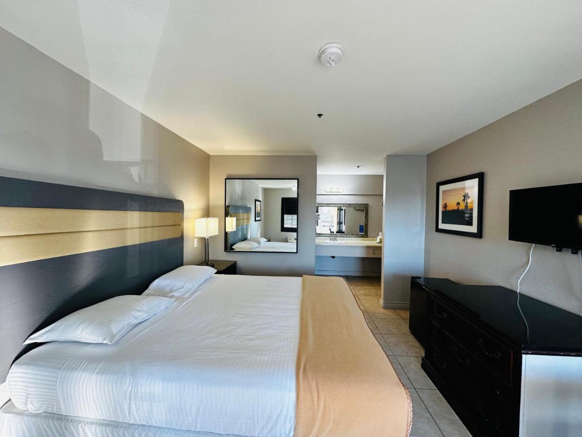Casa Blanca Express & Suites Cypress Buena Park - Anaheim Area Eksteriør billede