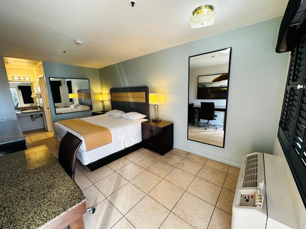 Casa Blanca Express & Suites Cypress Buena Park - Anaheim Area Eksteriør billede